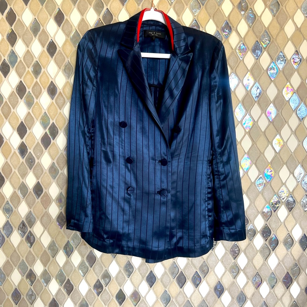 Gorgeous navy pinstriped blazer.